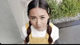 可爱亚洲少女遭邻居夫妇侵犯